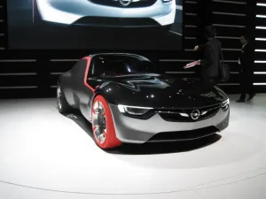 Reklama salonów samochodowych