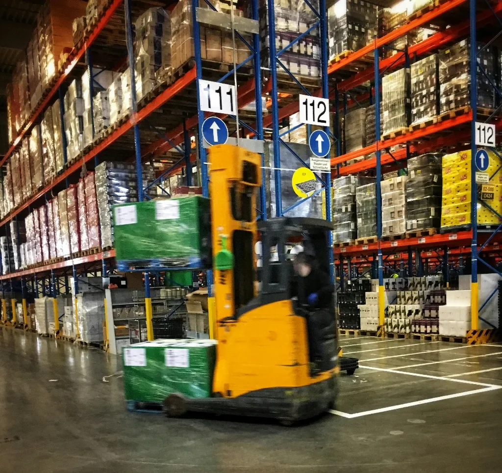 Efektywne zarządzanie łańcuchem dostaw w firmach transportowych